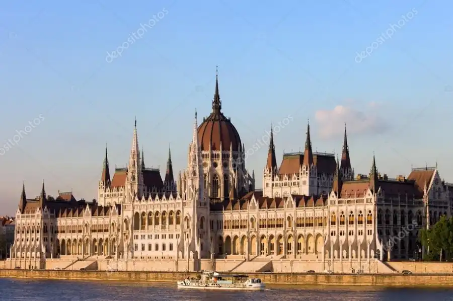Budapest kiteheti a megtelt táblát