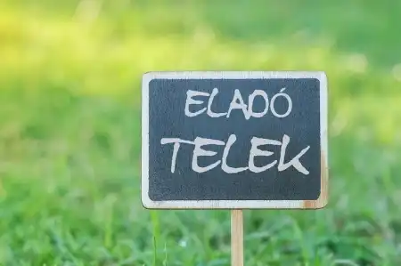 Eladó építési telek