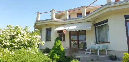 Eladó családi ház, Budakeszi 5 szoba 340 m² 339 M Ft