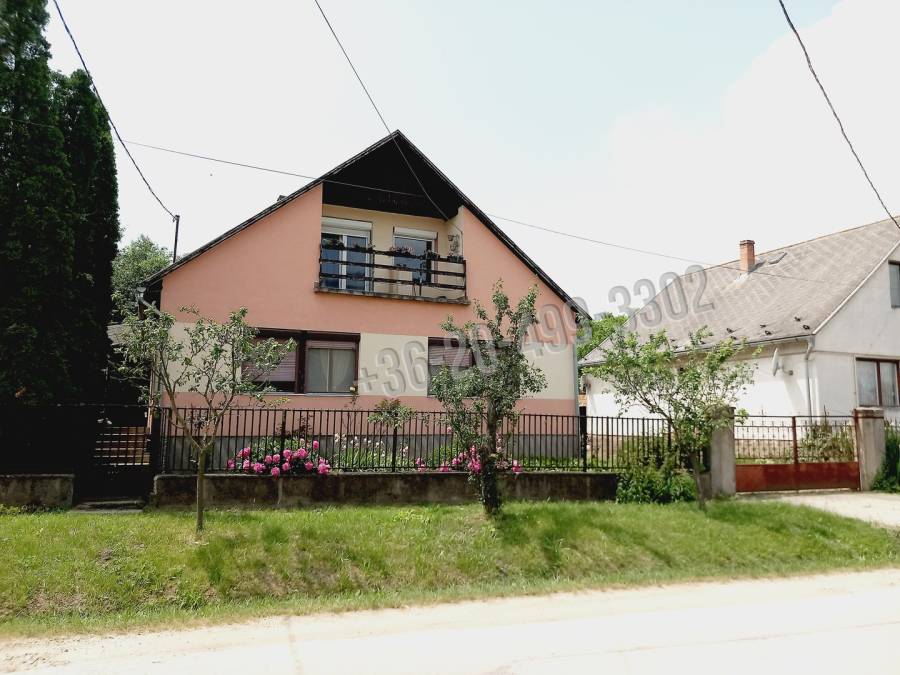 eladó családi ház, Kajászó