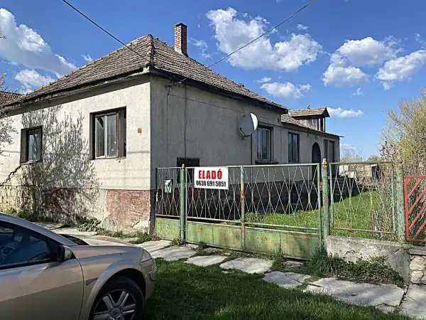 Eladó családi ház, Zsámbék 4 szoba 160 m² 49.9 M Ft