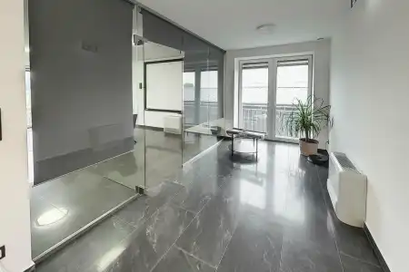 Eladó ipari ingatlan, Litér 1716 m² 650 M Ft