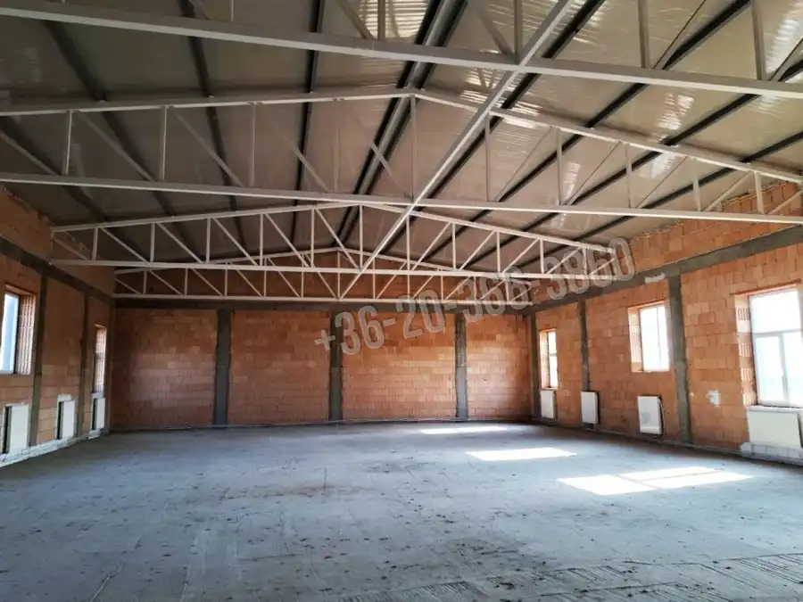 eladó ipari ingatlan, Sóskút