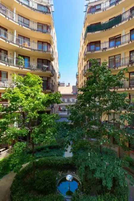 eladó téglalakás, Budapest, VI. kerület