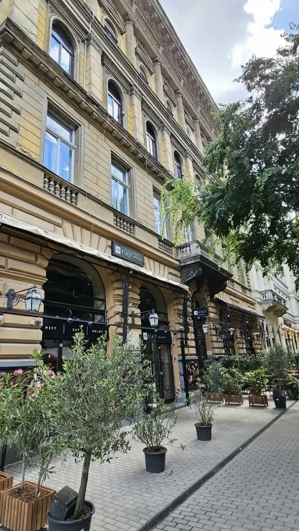 Eladó téglalakás, Budapest, VI. kerület 2+1 szoba 63 m² 95 M Ft