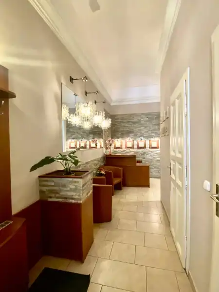 Kiadó iroda, Budapest, VI. kerület 2+2 szoba 81 m² 450 E Ft/hó