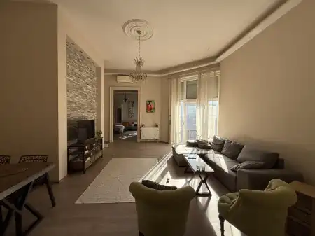 Kiadó téglalakás, Budapest, VI. kerület 3 szoba 120 m² 560 E Ft/hó